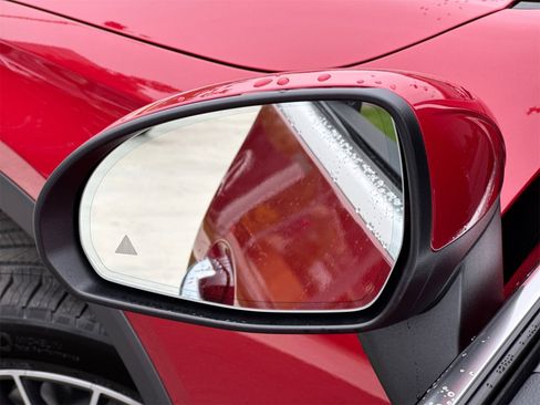 New 2025 Mercedes-Benz GLC 300 4MATIC image 9