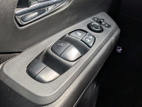 Used 2022 Nissan Kicks SV w/ Interior Electronics Package FWD image 26