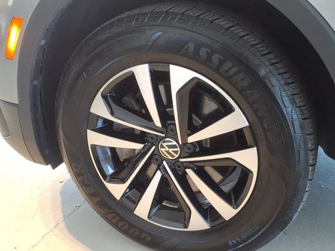 Used 2024 Volkswagen Tiguan S AWD/4WD image 7