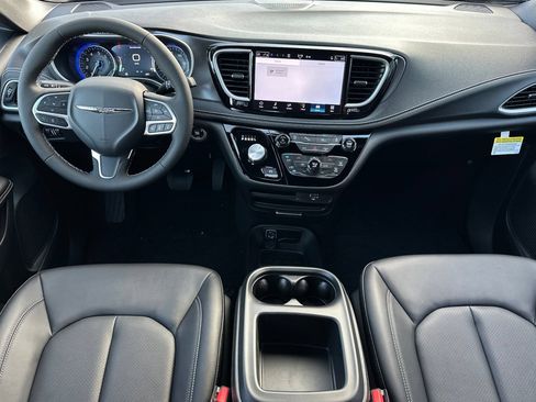 New 2026 Chrysler Pacifica Select FWD image 9
