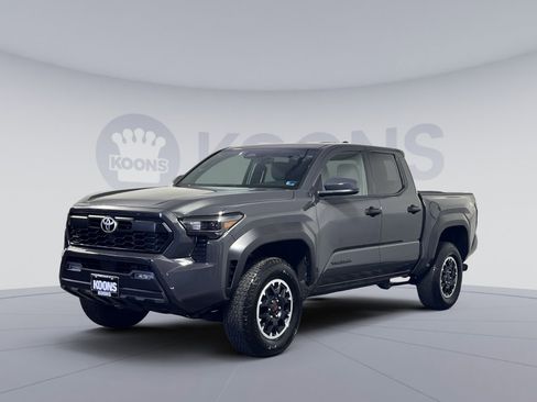 Used 2025 Toyota Tacoma TRD Off-Road image 1