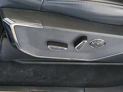 Used 2024 Ford F150 Platinum w/ FX4 Off-Road Package image 16