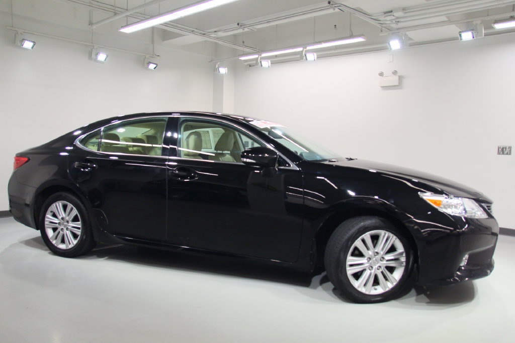 Used 2014 Lexus ES 350 w/ Premium Package FWD image 11