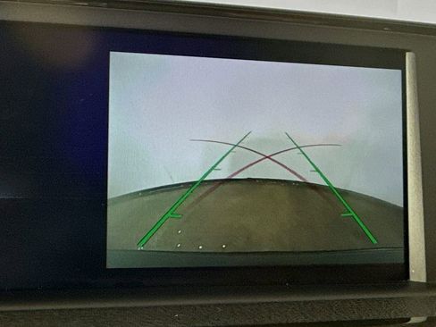 Used 2018 BMW 320i Sedan image 15