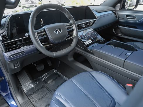 Certified 2026 INFINITI QX80 4WD w/ Sport Exterior Package image 7