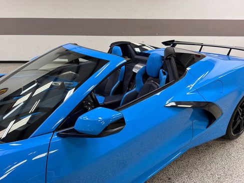 Used 2023 Chevrolet Corvette Stingray Premium Conv w/ Z51 Performance Package RWD image 18