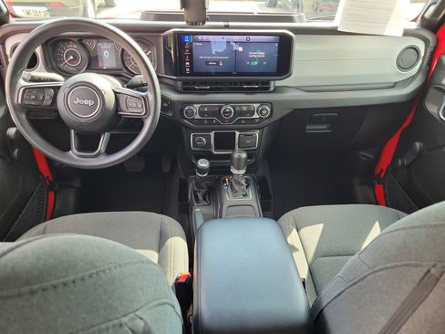 Used 2024 Jeep Gladiator Sport AWD/4WD image 15