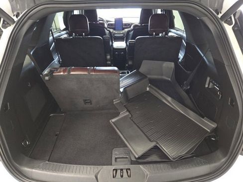 Used 2020 Ford Explorer Platinum w/ Premium Technology Package image 15