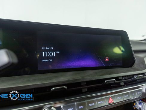 Used 2025 Kia Telluride SX X-Line AWD/4WD image 17