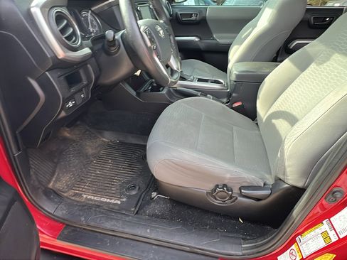 Used 2019 Toyota Tacoma 4x4 Double Cab image 16