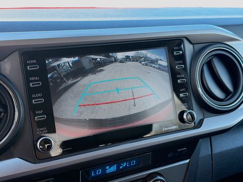 Used 2022 Toyota Tacoma SR5 w/ Technology Package image 11