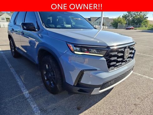 Used 2025 Honda Pilot TrailSport image 3