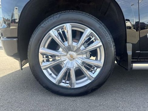 Used 2025 Chevrolet Silverado 1500 High Country w/ High Country Premium Package image 10