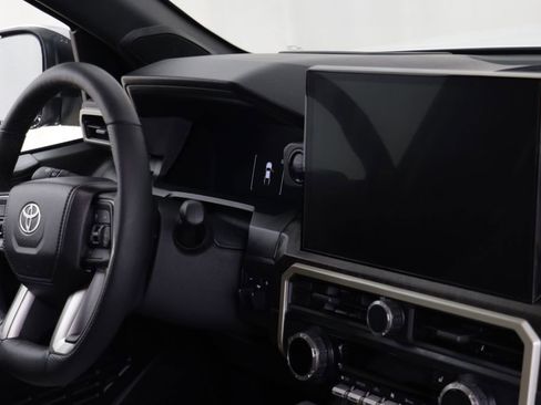 Used 2025 Toyota Tacoma Limited AWD/4WD image 21