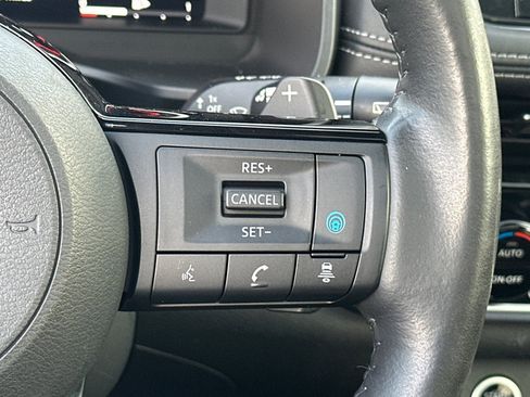 Certified 2022 Nissan Rogue Platinum w/ Head-Up Display Package image 26