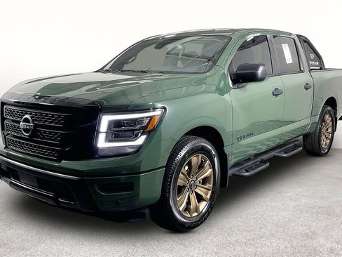 Used 2024 Nissan Titan SV w/ SV Bronze Edition Package RWD image 14