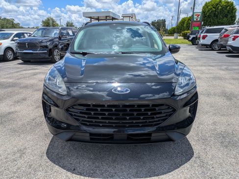 Used 2022 Ford Escape SE w/ SE Sport Appearance Package FWD image 9