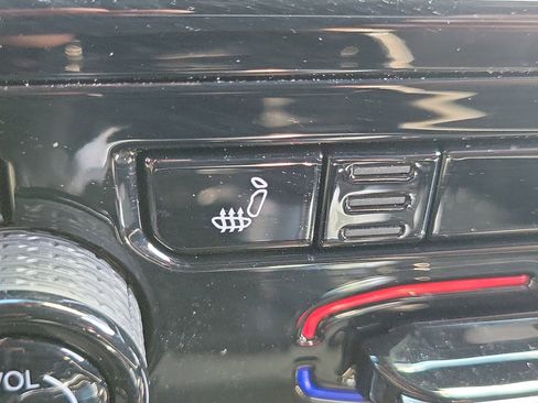 Used 2023 Jeep Grand Cherokee Altitude image 25