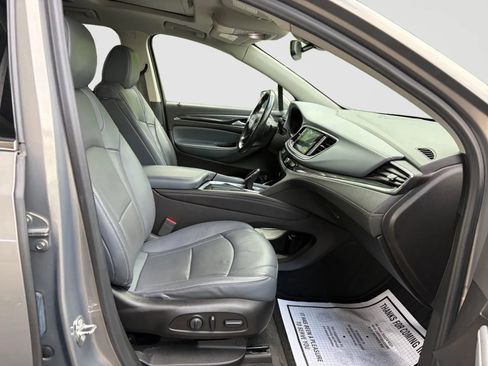 Used 2019 Buick Enclave Essence AWD/4WD image 22