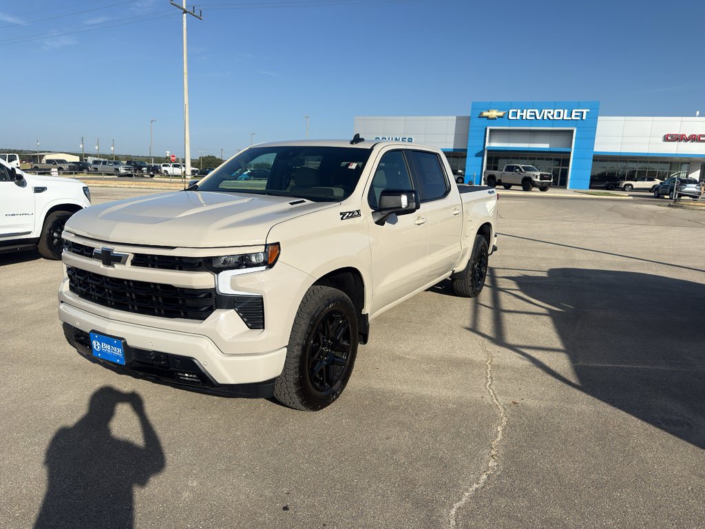 New 2026 Chevrolet Silverado 1500 RST w/ Dark Appearance Package AWD/4WD image 3