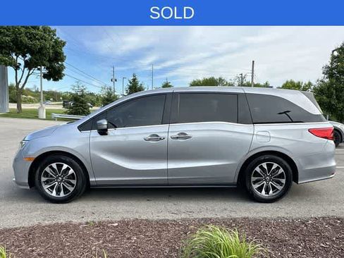 Used 2023 Honda Odyssey EX-L image 2
