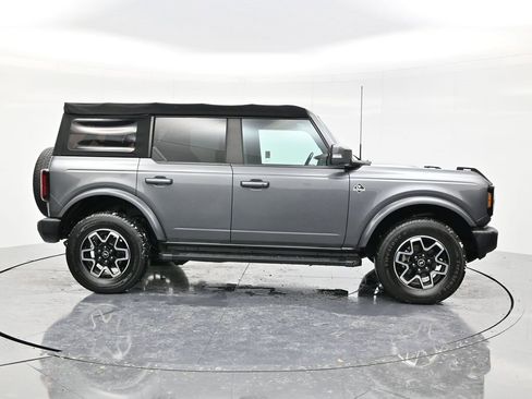 Used 2021 Ford Bronco Outer Banks image 4