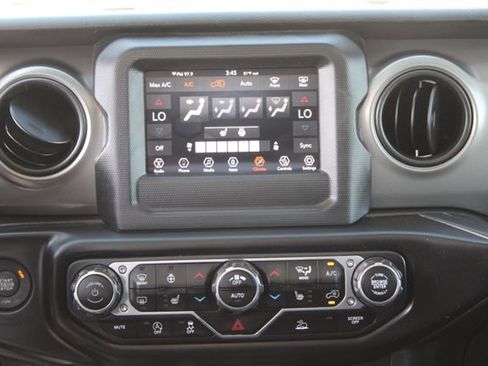 Used 2022 Jeep Wrangler Unlimited Sport AWD/4WD image 17