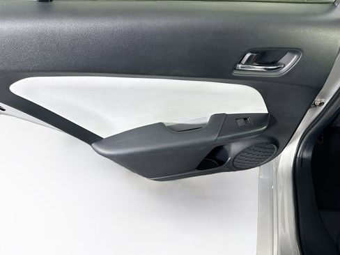 Used 2022 Toyota Prius LE image 25