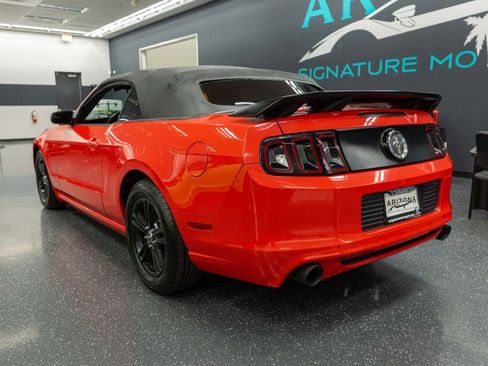 Used 2013 Ford Mustang Convertible image 8