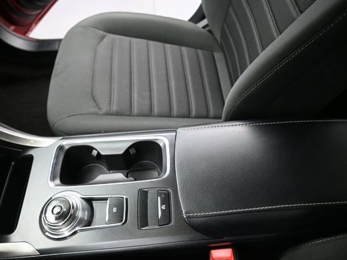 Used 2019 Ford Fusion SE FWD image 15