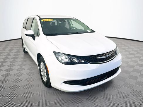 Certified 2023 Chrysler Voyager LX FWD image 2