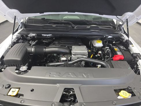 New 2026 RAM 1500 Laramie w/ Night Edition AWD/4WD image 40