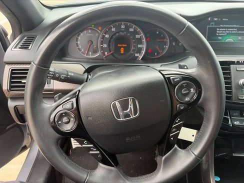 Used 2017 Honda Accord Sport image 12