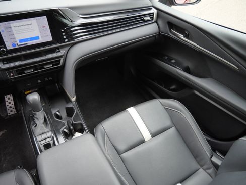 Certified 2025 Toyota Camry SE FWD image 12
