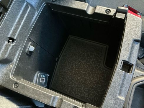 Used 2024 Jeep Wrangler Sport S image 19