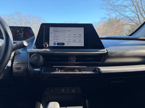 Used 2025 Toyota Prius LE image 18