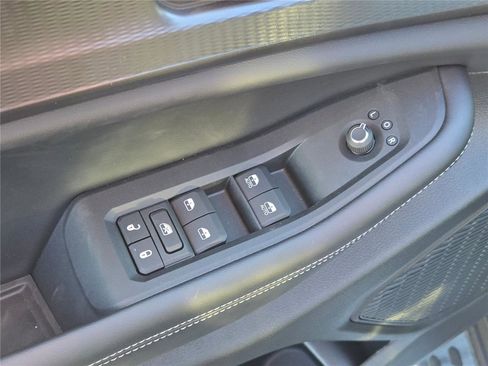 New 2025 Jeep Grand Cherokee Altitude image 23