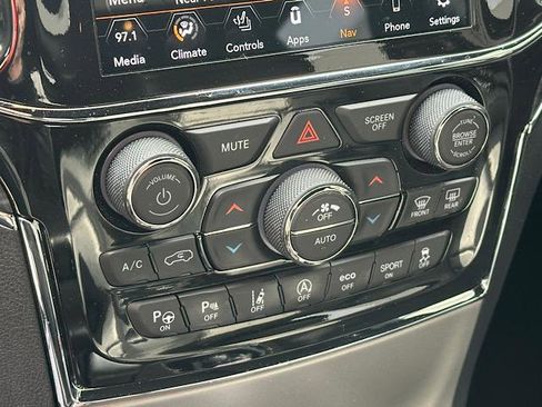 Used 2022 Jeep Grand Cherokee Limited w/ Trailer Tow Group IV image 27