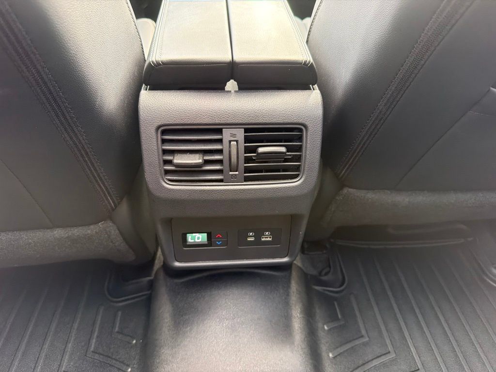 Used 2023 Nissan Rogue SL w/ SL Premium Package FWD image 17
