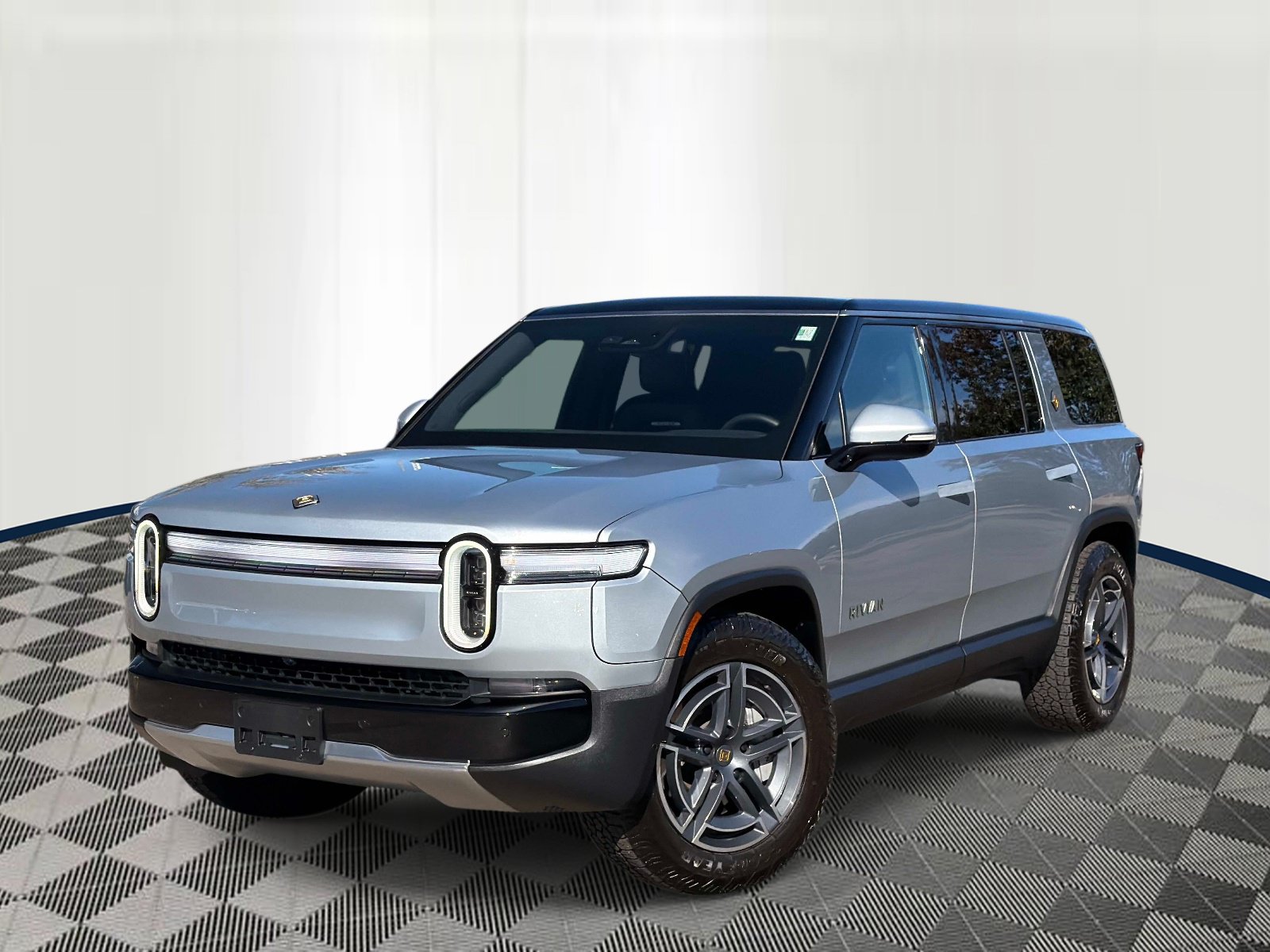 Used 2026 Rivian R1S Adventure Dual AWD/4WD image 1