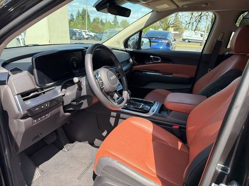 Used 2024 Kia Carnival SX Prestige FWD image 8