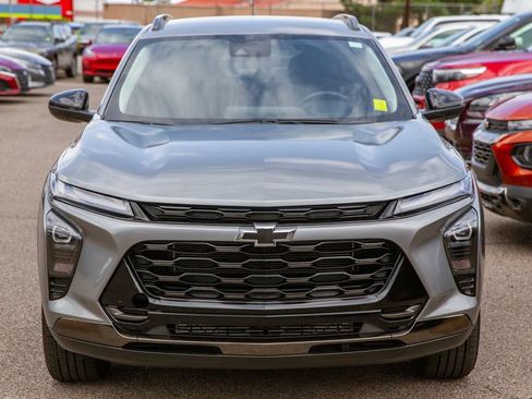 Used 2025 Chevrolet Trax ACTIV w/ Driver Confidence Package FWD image 3