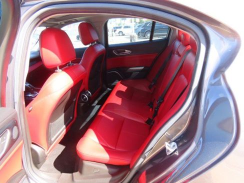 Used 2020 Alfa Romeo Giulia Sport w/ Quick Order Package 22K Sport image 18