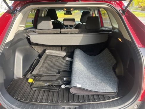 Used 2019 Toyota RAV4 LE image 12