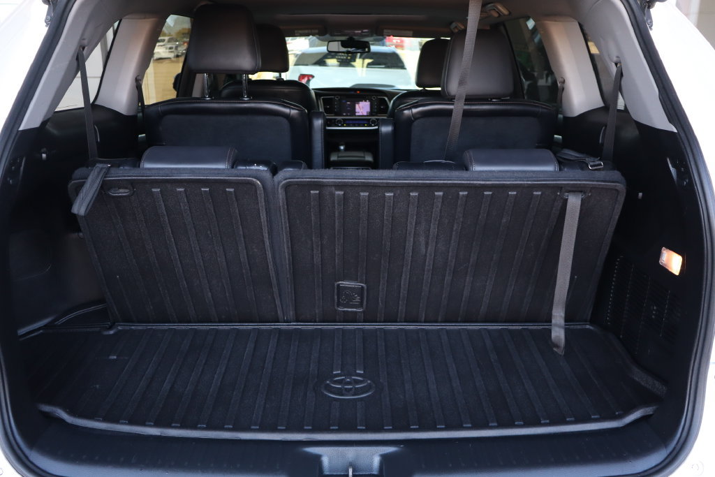 Used 2015 Toyota Highlander XLE AWD/4WD image 11