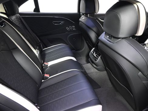 New 2025 Bentley Flying Spur Plug-In Hybrid image 18