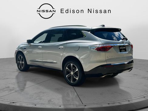 Used 2022 Buick Enclave Essence w/ Experience Buick Package image 6