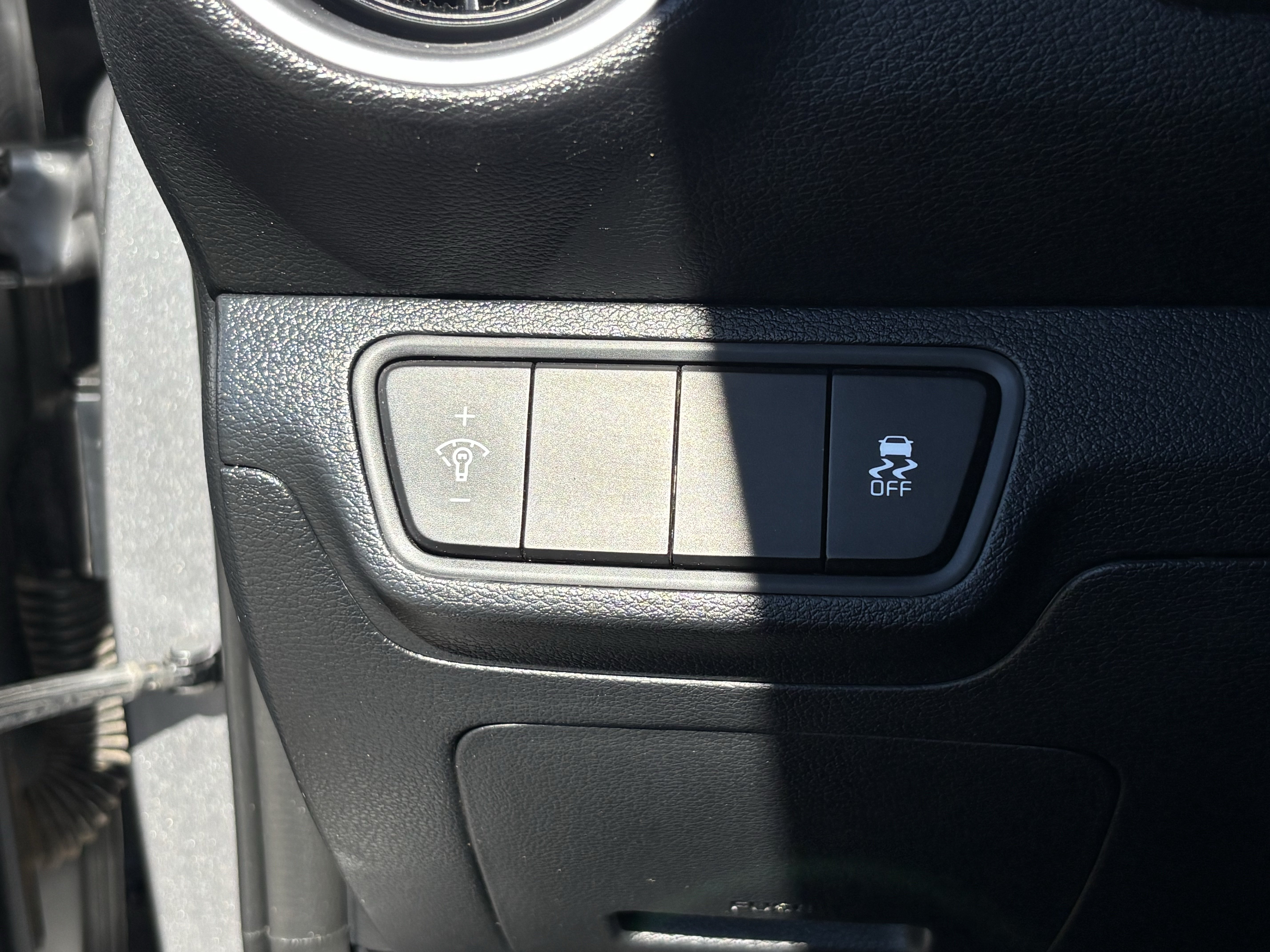 Certified 2024 Kia Forte LXS FWD image 29