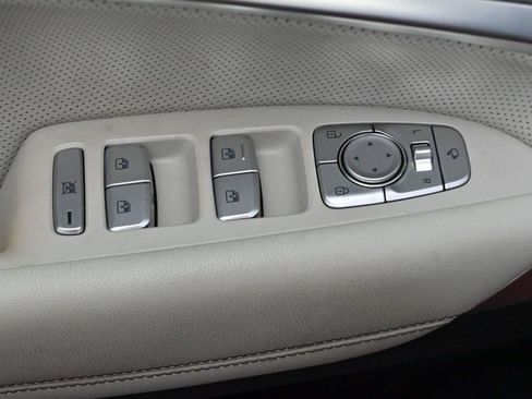 Used 2019 Genesis G70 3.3T Advanced RWD image 11