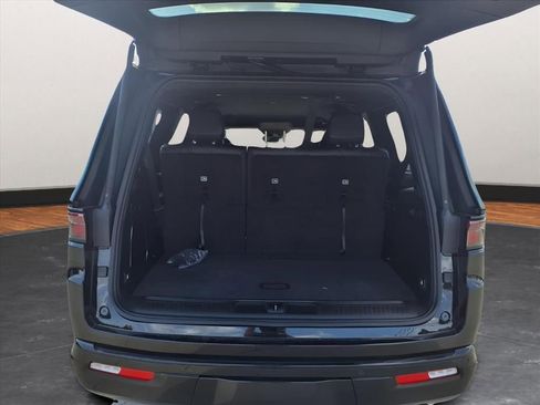 New 2025 Jeep Wagoneer Series II AWD/4WD image 14